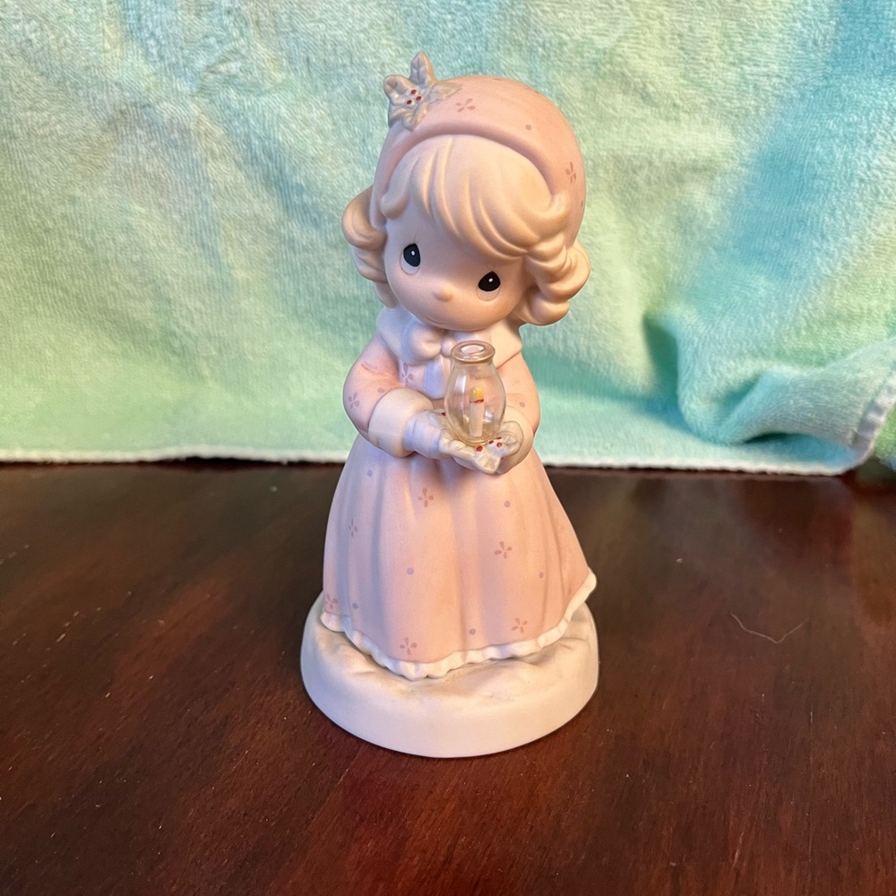 Precious Moments “Making Spirits Bright”
